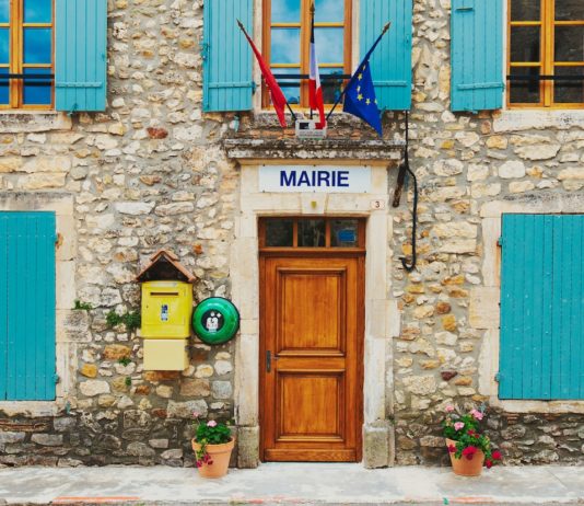 Wenn die Idylle bröckelt – Der Drogenhandel erreicht Frankreichs ländliche Gemeinden Mairie_Bürgermeisteramt