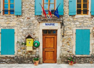 Kommentar: Die stille Wut auf die Bürgermeister Mairie_Bürgermeisteramt