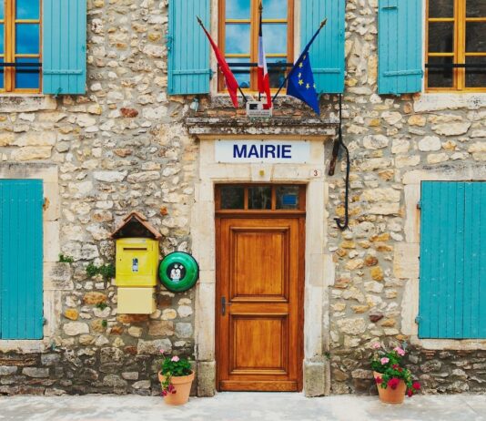 Gewalt gegen Lokalpolitiker: Französische Bürgermeister werden immer häufiger Opfer von Angriffen Mairie_Bürgermeisteramt