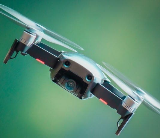 Drohnen über Creil – ein nächtlicher Angriff auf die Diskretion des Militärischen Drohne_Illustration