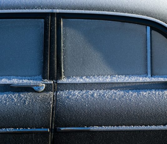 Wetter: Massive Kälte in ganz Frankreich für Mitte der Woche angekündigt Auto_Vereist