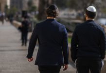 Mitten in Neuilly: Brutaler Angriff auf Rabbiner schockiert Frankreich Judentum_Antisemitismus