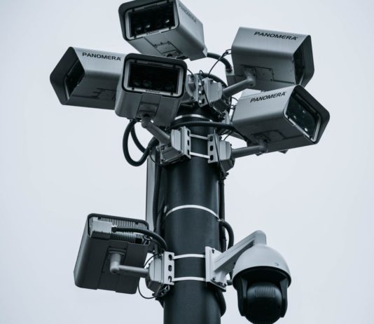 Frankreich: Gesichtserkennung seit 2015 illegal von Polizei und Gendarmerie eingesetzt Sicherheit_Kameras