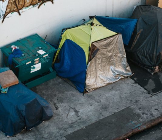 Armut in Frankreich: Allein in Lyon suchen 14.000 Menschen ein Dach über dem Kopf Obdachlosigkeit