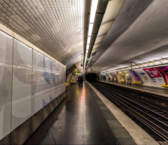 Antisemitismus: Rabbiner in der Pariser Metro angegriffen Paris_Metrostation