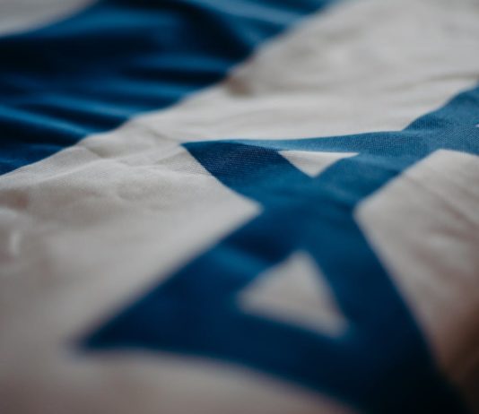 Senat und Nationalversammlung rufen zu einem „großen Bürgermarsch“ gegen Antisemitismus in Paris auf Israel