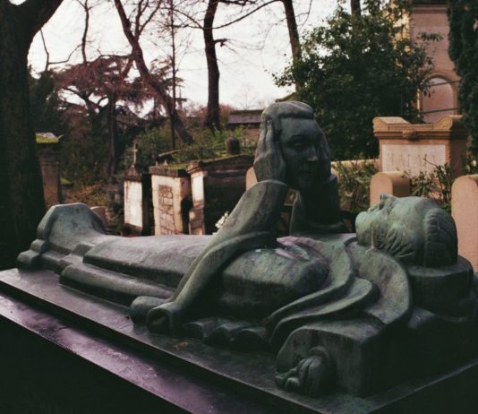 Allerheiligen: Fast jeder dritte Franzose glaubt laut einer Umfrage an ein Leben nach dem Tod Friedhof_Pere_Lachaise