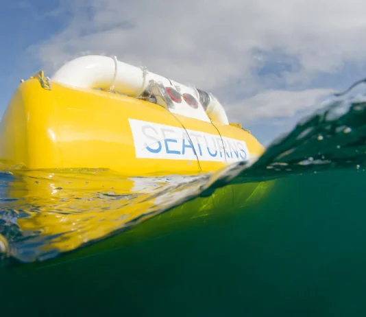 Wellenenergie: Das Institut Ifremer testet im Finistère mit der Kraft der Wellen Strom zu erzeugen Wellenenrgie_Seaturns