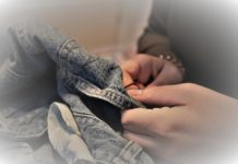 Der Kleidung ein 2. Leben verleihen: Finanzielle Hilfe des französischen Staates bei Textil-Reparaturen Textil-Reparatur