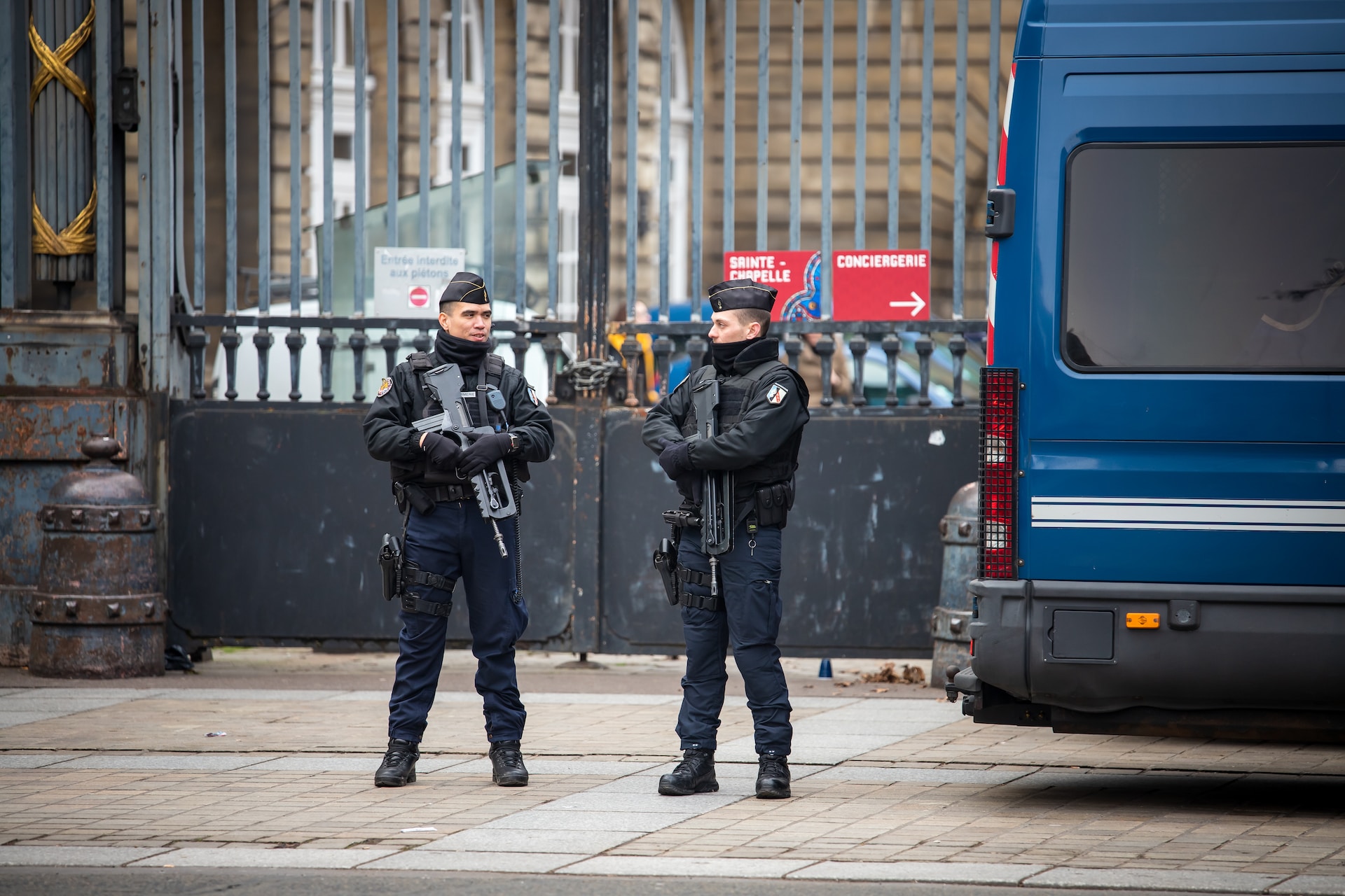 Verdächtige Chemikalien in Montmorency: Drei Personen in Gewahrsam