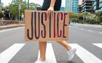 Verurteilt für ihr Schweigen – und rehabilitiert durch Europa: Ein Justizfall erschüttert Frankreich Gerechtigkeit_Justiz