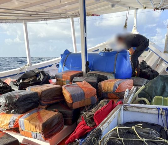 3.5 Tonnen Kokain von der französischen Marine in der Karibik beschlagnahmt Drogenfund_Schiff