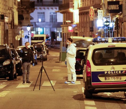 Messerattacke am Samstagabend in Paris: Wie hoch ist die Terrorgefahr in Frankreich? Messerattacke_Paris