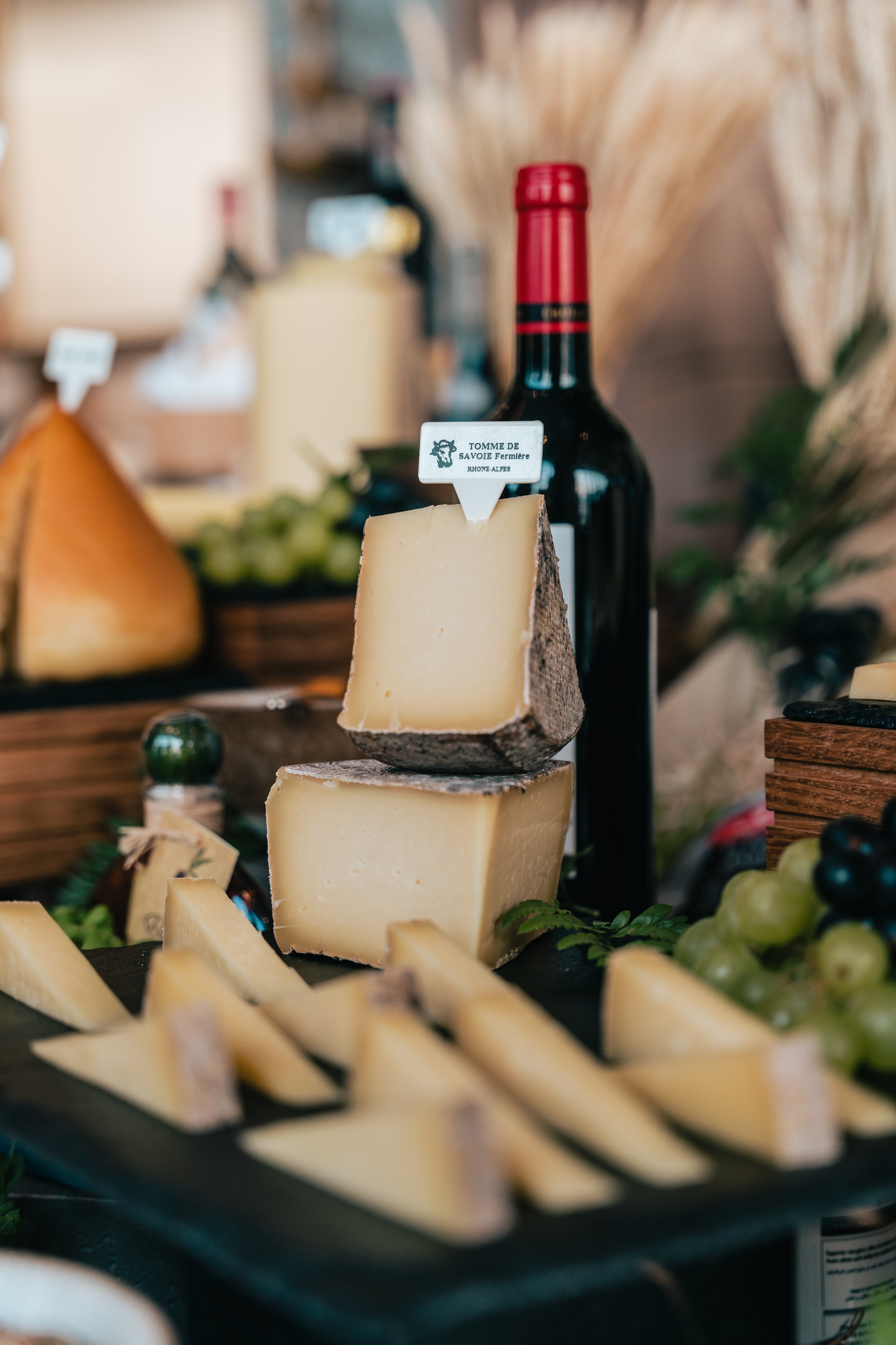Morbier, Raclettekäse, Tomme du Jura: Zahlreiche Käsesorten wegen E-Coli-Bakterien zurückgerufen