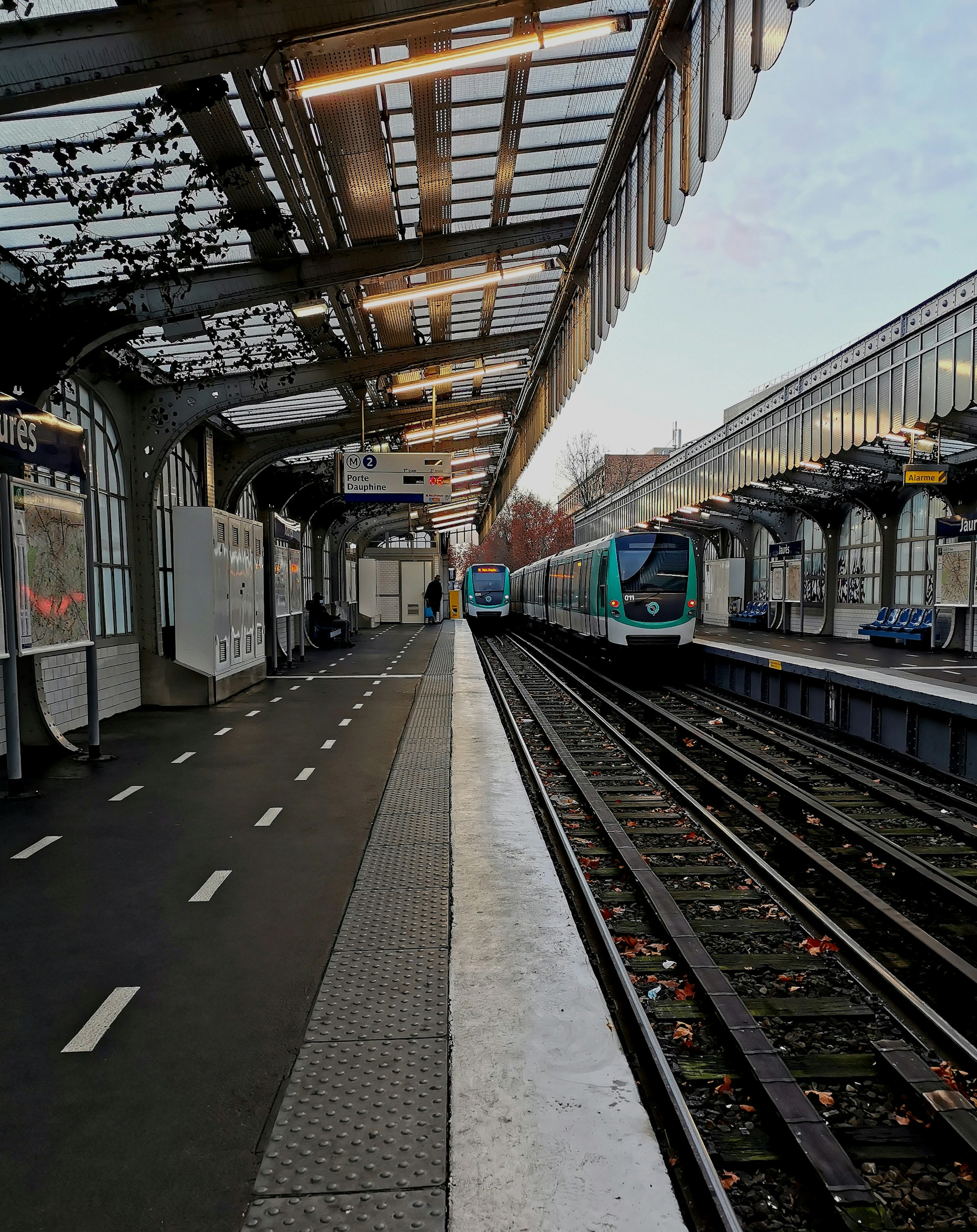 Paris: Metros und Lokalzüge sind acht Monate vor den Olympischen Spielen in schlechtem Zustand