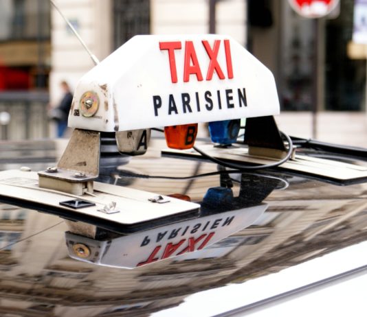 Taxifahren in Frankreich: Für Viele ist es Abenteuer und Herausforderung zugleich Taxi_Paris
