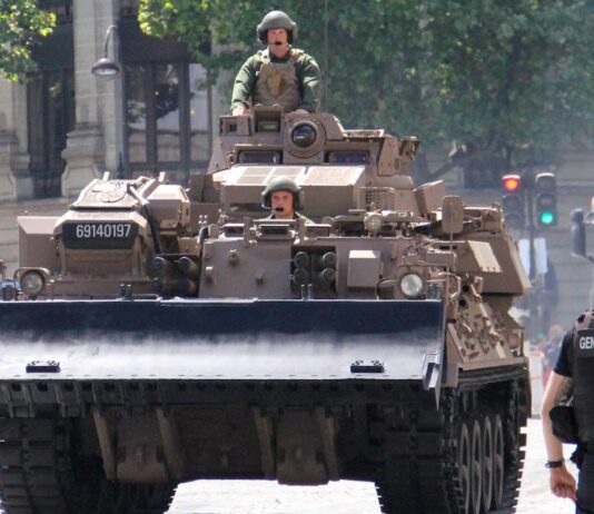 50 Milliarden für die Verteidigung: Woher soll das Geld kommen? Militär_Frankreich