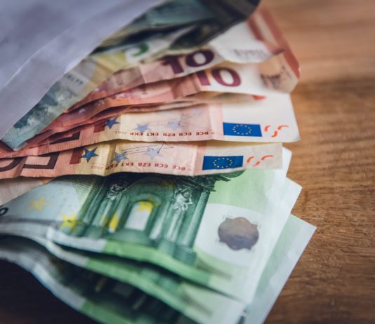 Licht ins Dunkel der Lohntüten: Frankreich wagt den Tabubruch beim Gehalt Midestlohn_Smic_Euro