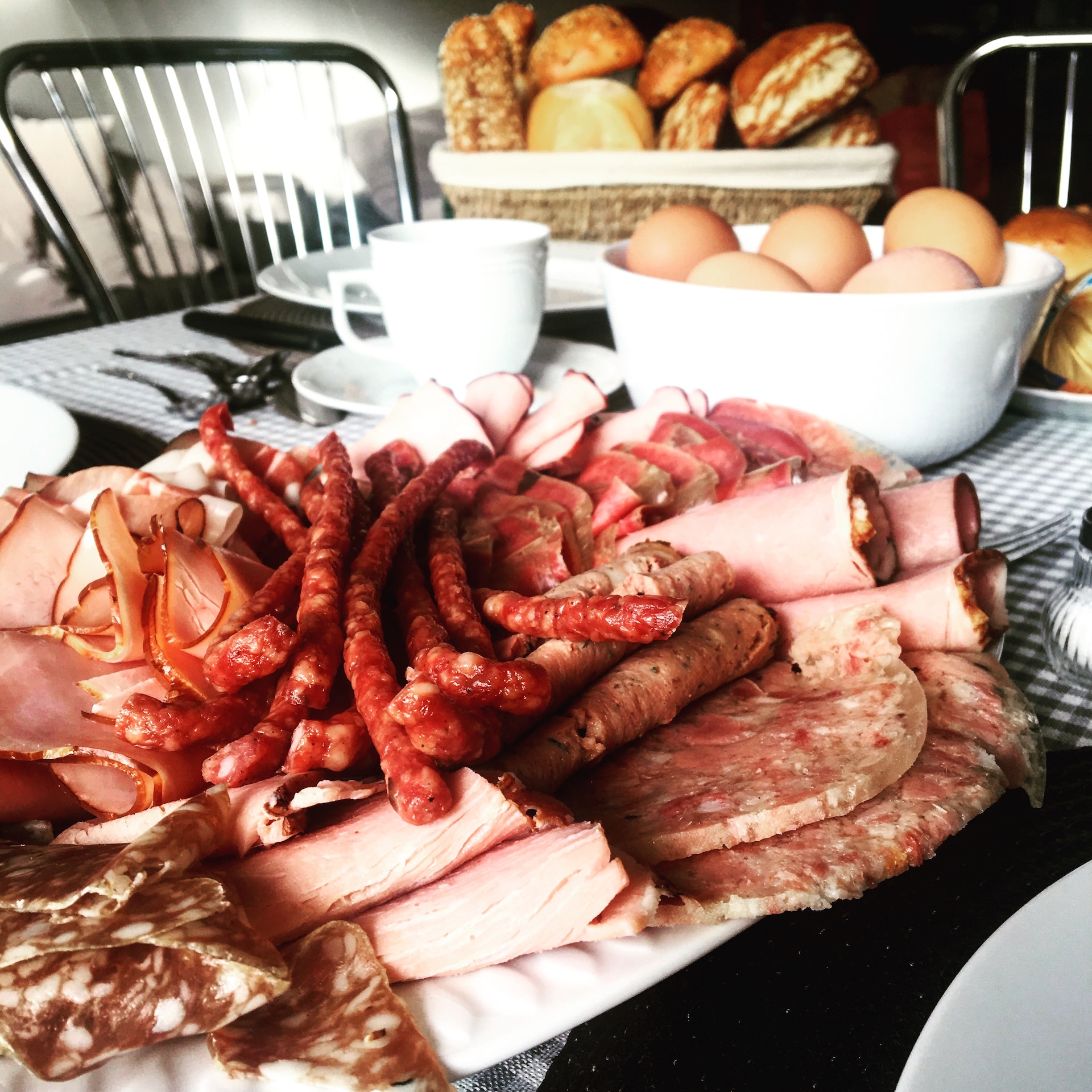 Listeriose durch Charcuterie: Tödlicher Ausbruch erschüttert Frankreich