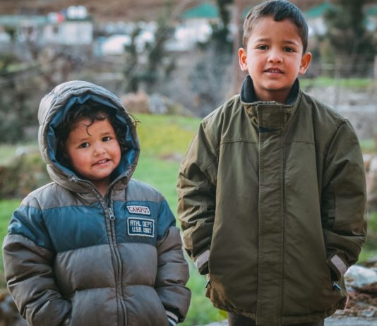 Einwanderungsgesetz: Abgeordnete verbieten Unterbringung von Kindern in Gewahrsamseinrichtungen Migration_Kinder_Illustration