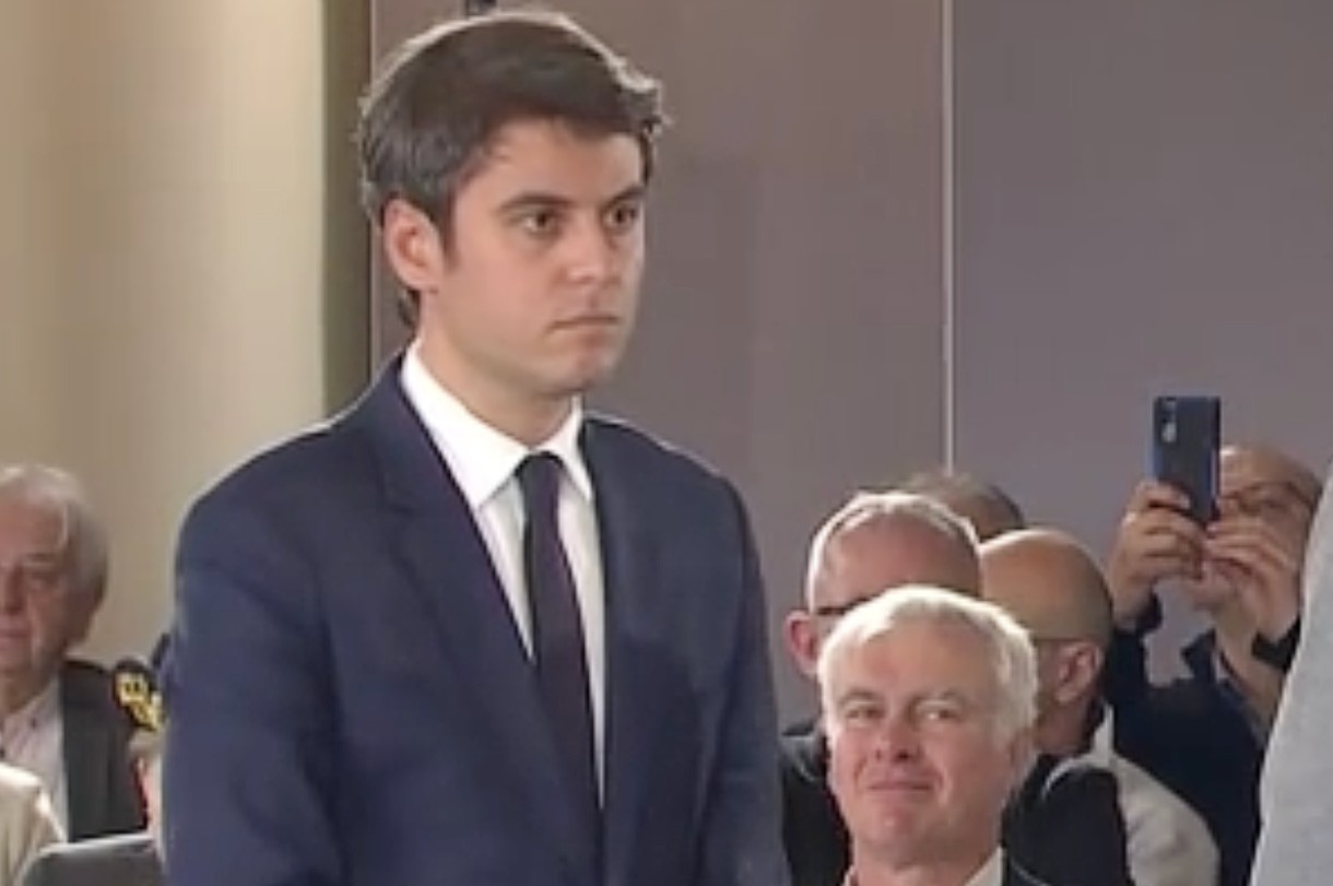 Gabriel Attal: Tägliche Reisen und Arbeitstreffen - der Premierminister schläft nur 3 bis 4 Stunden pro Nacht