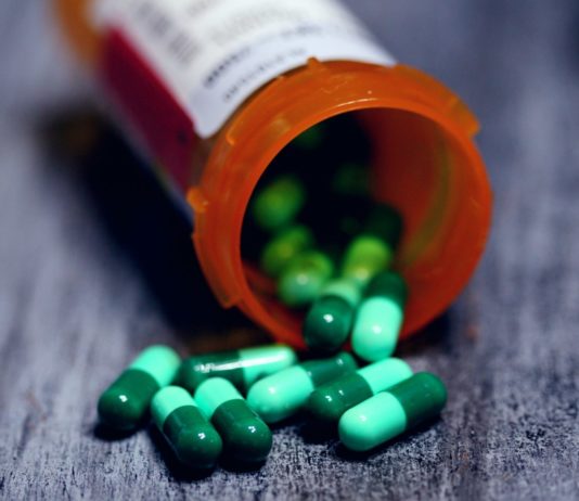 Covid-19: Hydroxychloroquin laut Studie für 17.000 Tote in Frankreich und 5 weiteren Ländern verantwortlich Pillen_Kapseln