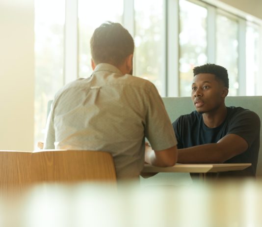 In Frankreich erreichten die Asylanträge im Jahr 2023 einen Rekordstand Asylbewerber