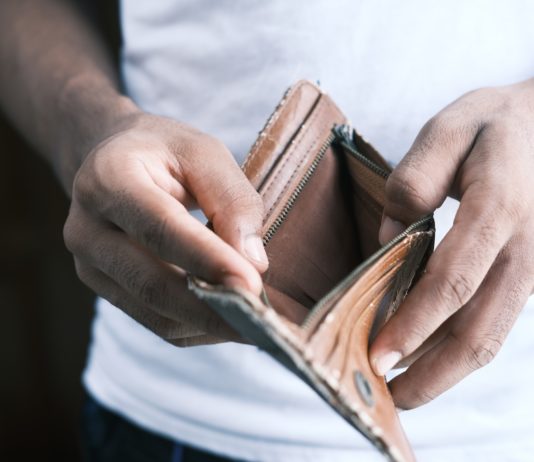 Kommentar: Und wieder trifft es die Ärmsten am Stärksten Schulden_Armut