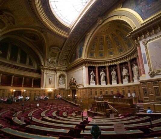 Frankreich rehabilitiert Frauen, die vor 1975 wegen Abtreibung verurteilt wurden Senat_Paris