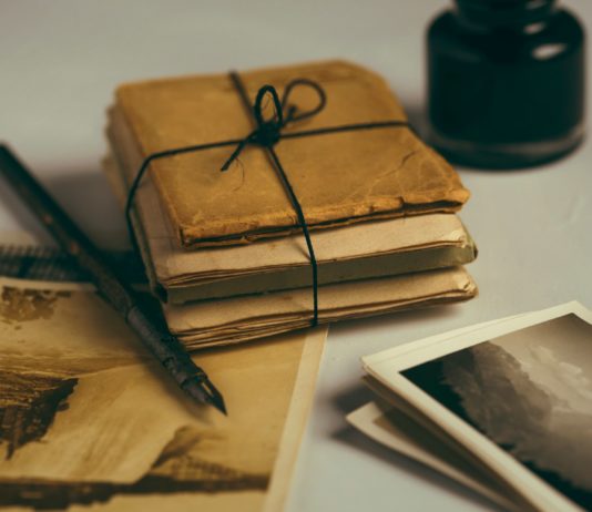 Editorial: „Ooh La La! Französisch vs. Deutsch – Ein Sprachduell der Romantik“ Liebesbriefe