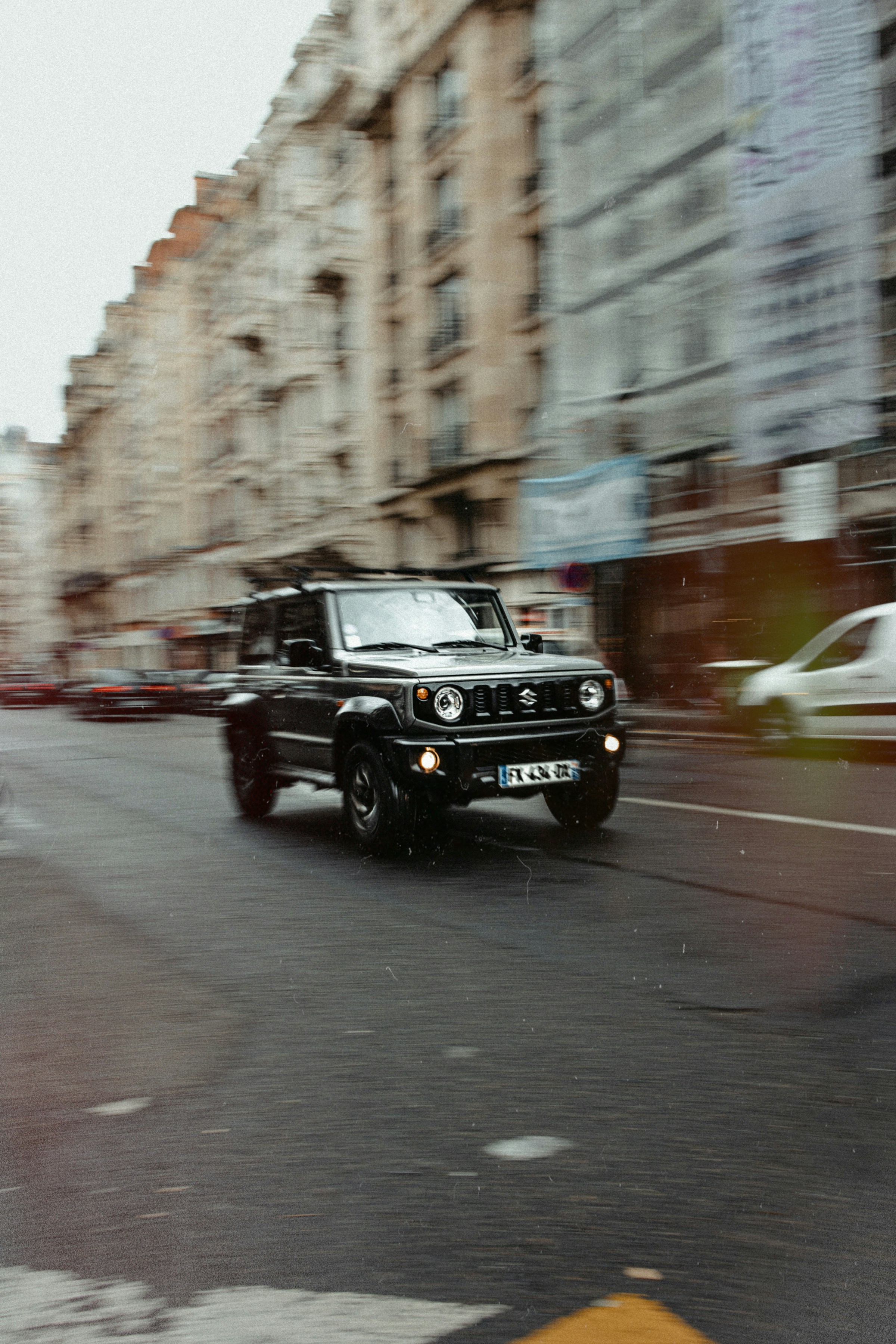 Mit einem SUV nach Paris kommen? Das kann künftig teuer werden!