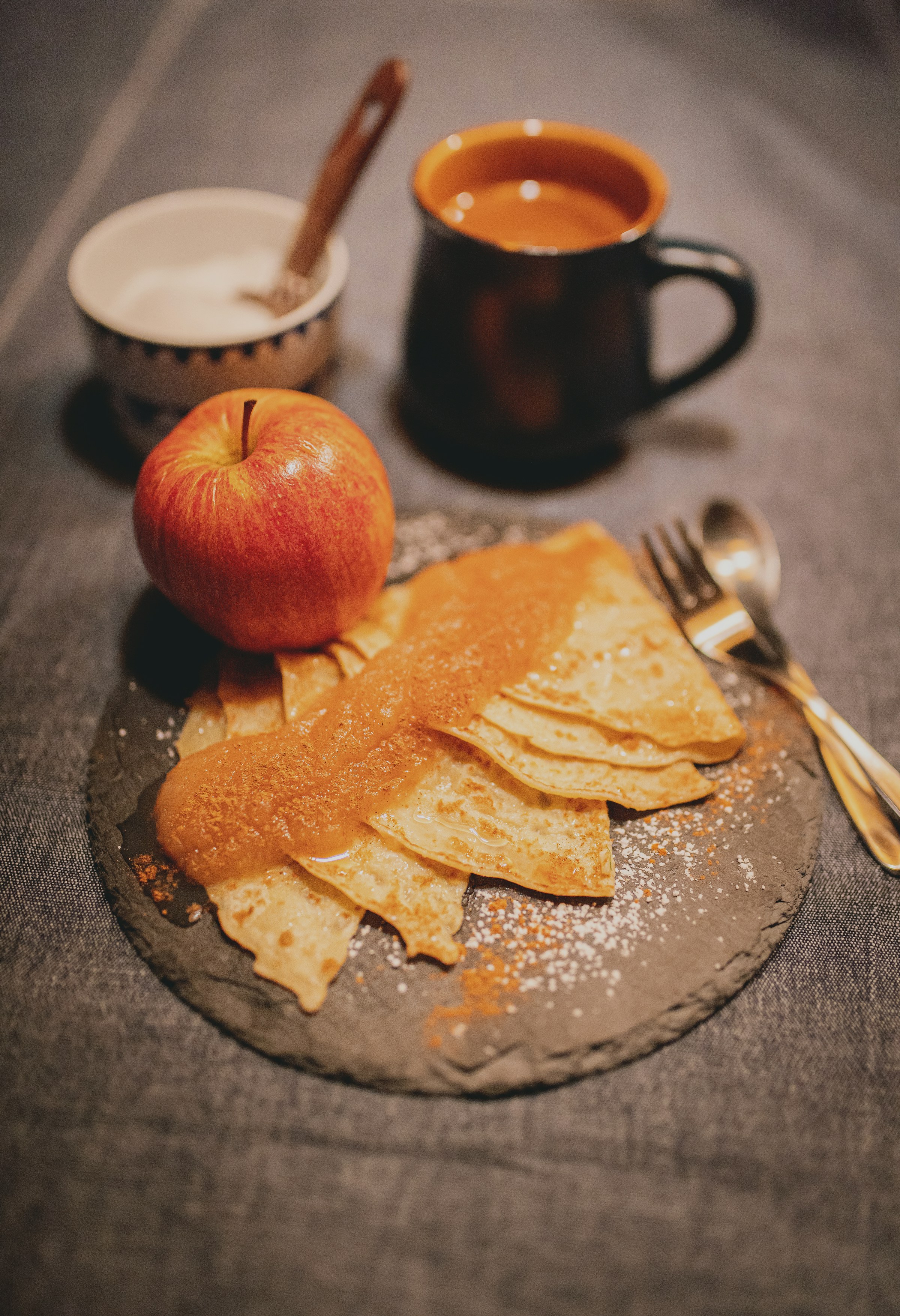 Editorial: Chandeleur - Maria Lichtmess - Tradition, Kulinarik und Lichtblicke