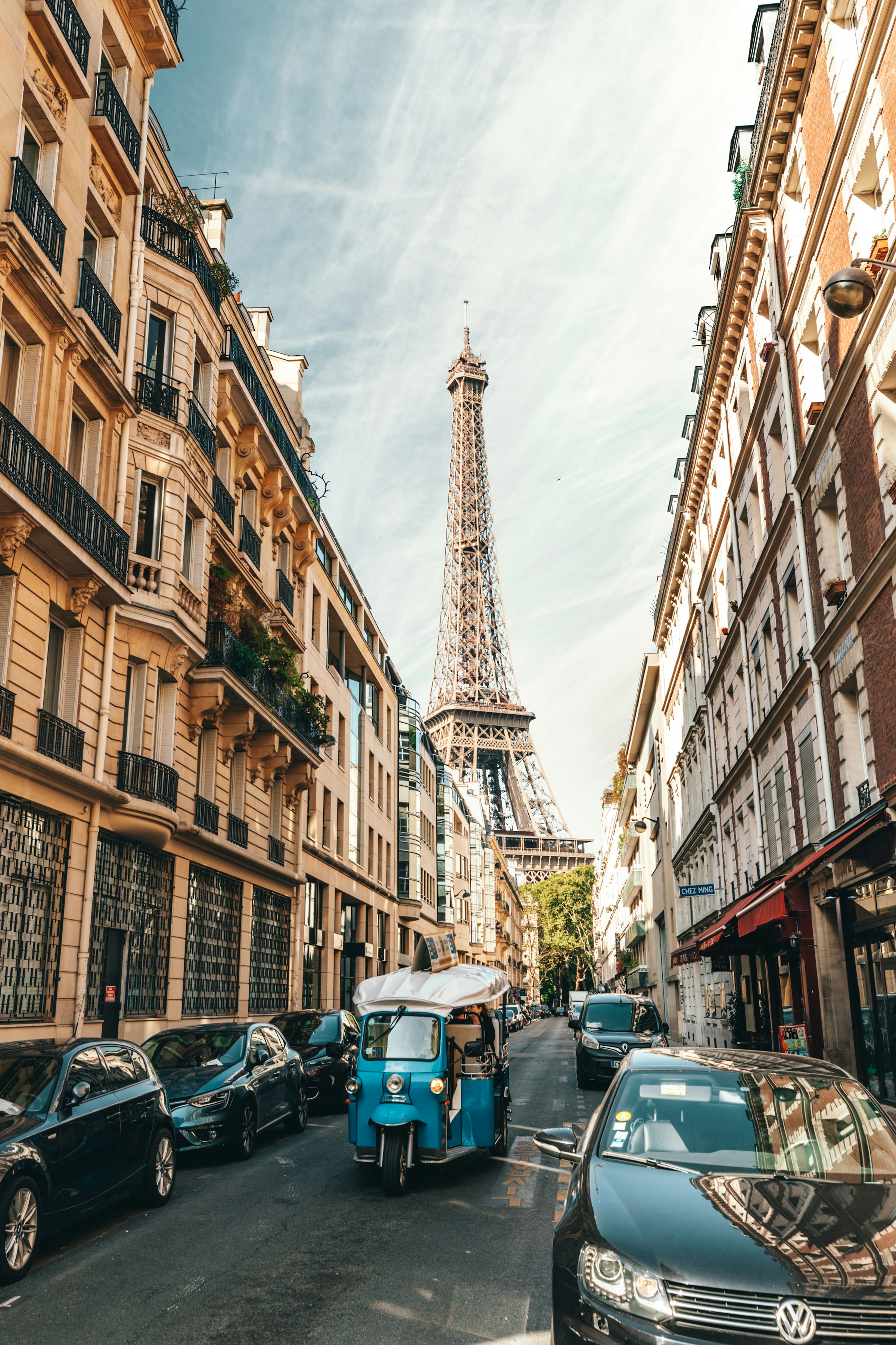 Parken in Paris: Verdreifachte Gebühren für SUVs mit fast 55% Zustimmung der Anwohner beschlossen