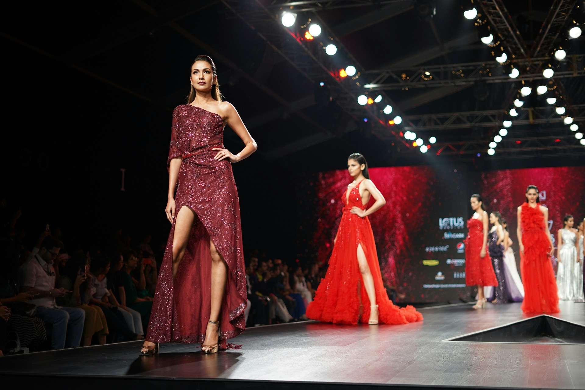 Haute Couture: Sechs Verdächtige im Zusammenhang mit dem Diebstahl der Balmain-Kollektion festgenommen