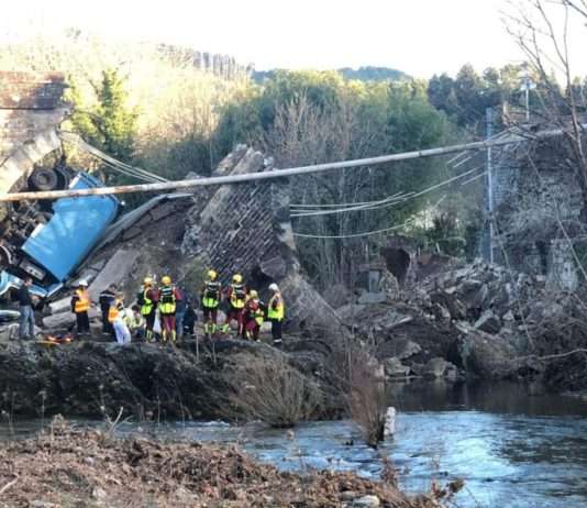 Gard: Einstürzende Brücke reisst LKW mit in die Tiefe Brückeneinsturz_Gard