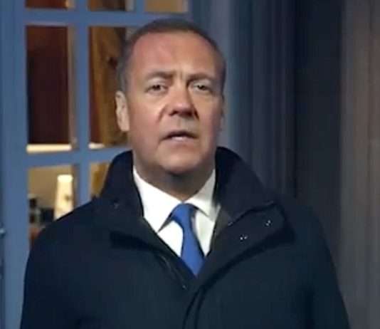 Dmitri Medwedew attackiert Emmanuel Macron auf X mit scharfen und frechen Worten Dimitri_Medwedew_ScreenX