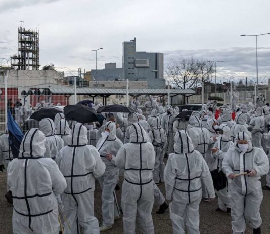 Rhone: Umweltschützer dringen in Chemiefabrik ein Extinction-Rebellion