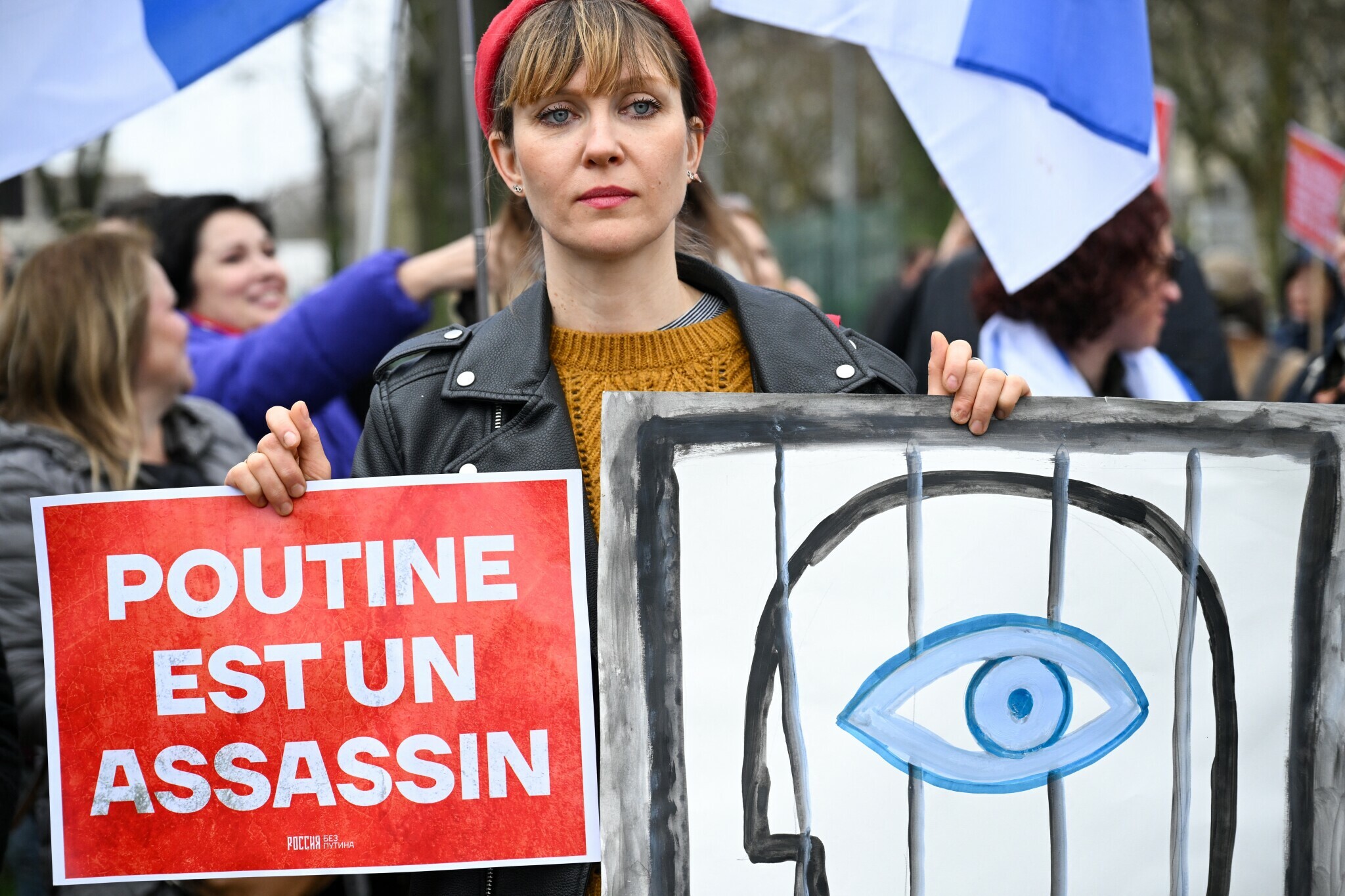 Präsidentschaftswahlen in Russland: Hunderte versammeln sich vor der Botschaft in Paris