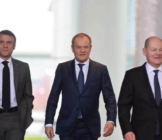 Macron zum Ukraine-Krieg: „Vielleicht werden irgendwann Operationen vor Ort nötig sein“ Macron_Tusk_Scholz