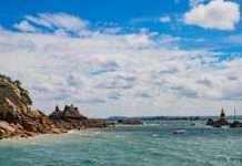 Süden oder Norden: Wo finden Auswanderer aus Deutschland die bessere Lebensqualität? Bretagne