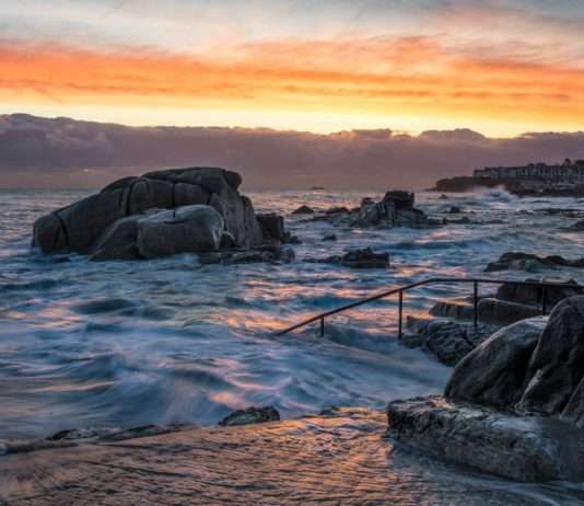 Lebensgefahr an der Küste: Warum die hohen August-Gezeiten zur tödlichen Falle werden können Küste_Erosion