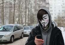 Kommentar: Ihr wollt, dass wir Euch unsere Daten anvertrauen – und schafft es nicht einmal, sie zu schützen? Smartphone_Cyberangriff_Hacker