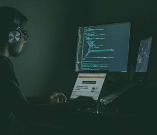 Französische Staatsdienste von beispiellos intensiven Cyberangriffen betroffen Hacker_Cyberangriff