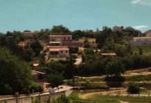 Wohnen und Immobilienmarkt in Frankreich: Zwischen Provence und Paris Haus_Provence_Dorf