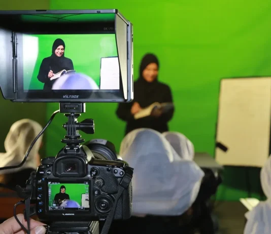 Begum TV: Eine Stimme für Afghanistans Frauen – aus Paris Begum-TV