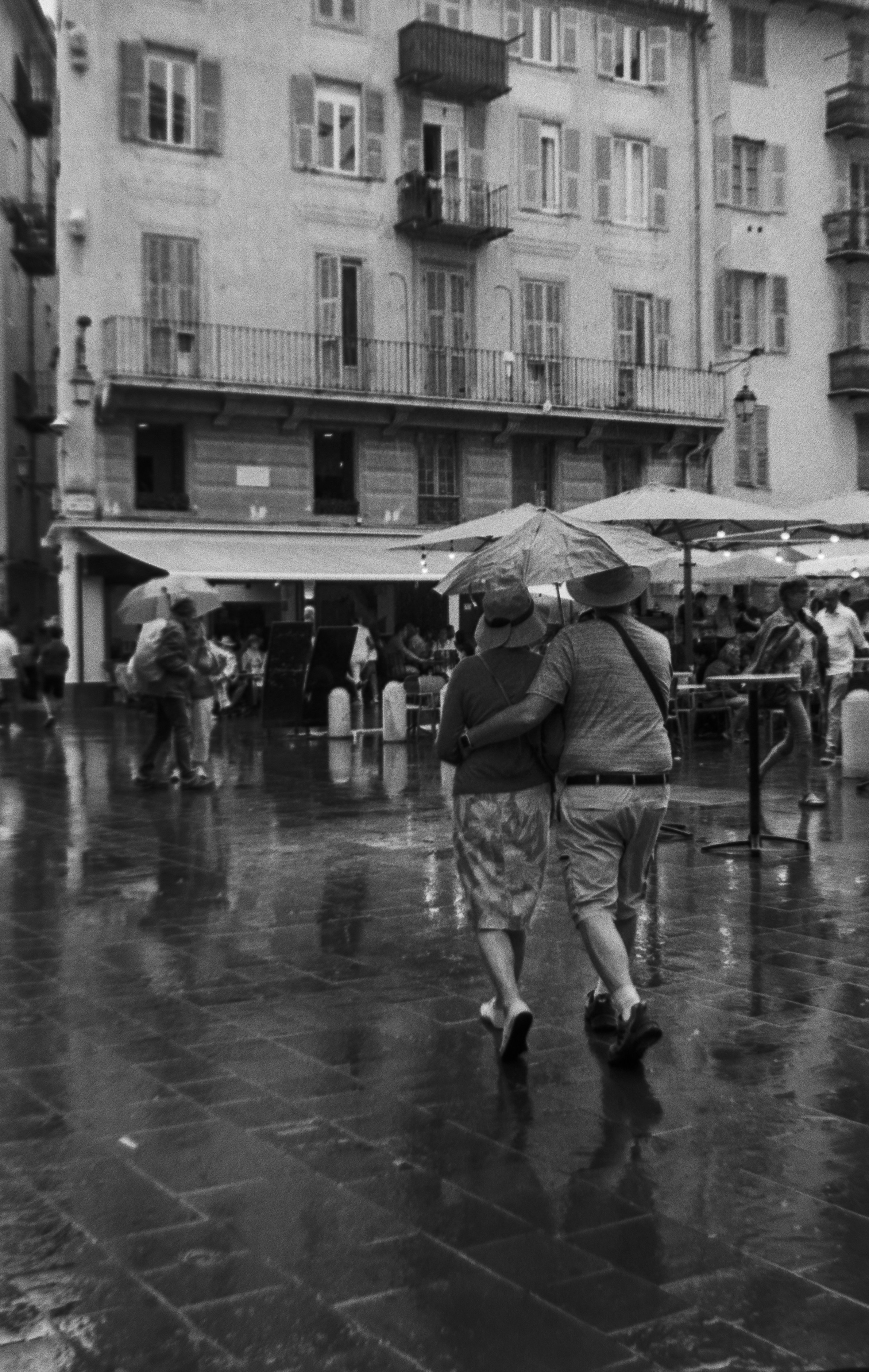 Wetter: Unwetterwarnungen und kühlere Temperaturen halten an