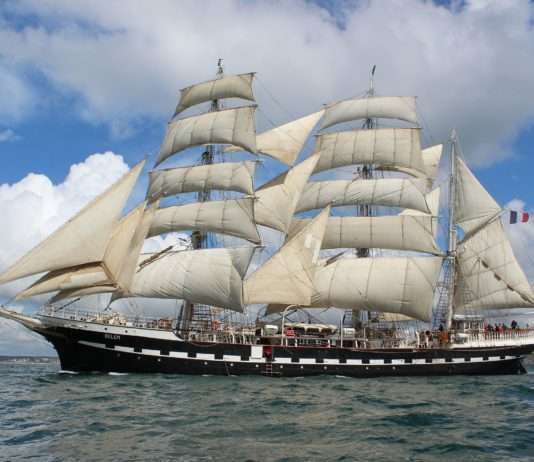 Belem: Das legendäre französische Segelschiff startet mit jungen Matrosen zu den Tall Ships Races 2025 Dreimaster_Belem_Wikipedia
