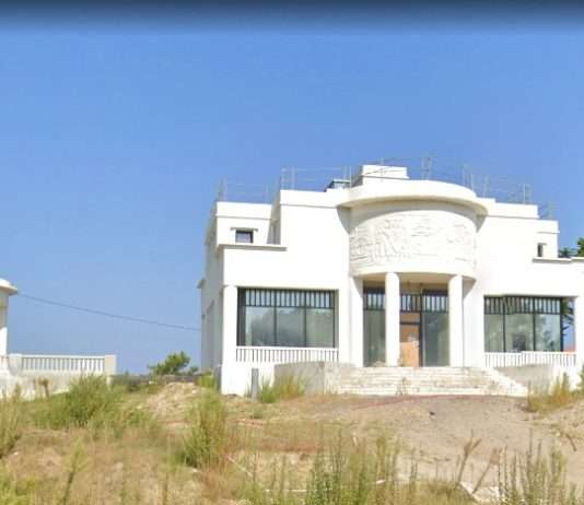 Französische Justiz beschlagnahmt Villa von Ex-Ehefrau von Wladimir Putin Villa_Susanna_Anglet