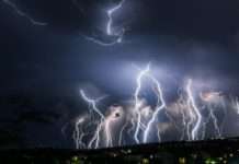 Feuer vom Himmel: Wie ein Super-Gewitter die Côtes-d’Armor erschütterte Blitze_Gewitter