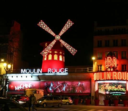 Die Flügel des Moulin Rouge tanzen wieder – ein Pariser Wahrzeichen kehrt zurück Moulin_Rouge